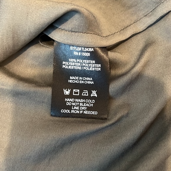 dRA Los Angeles NWT v neck hilo blouse Size - XSmall - Picture 4 of 6